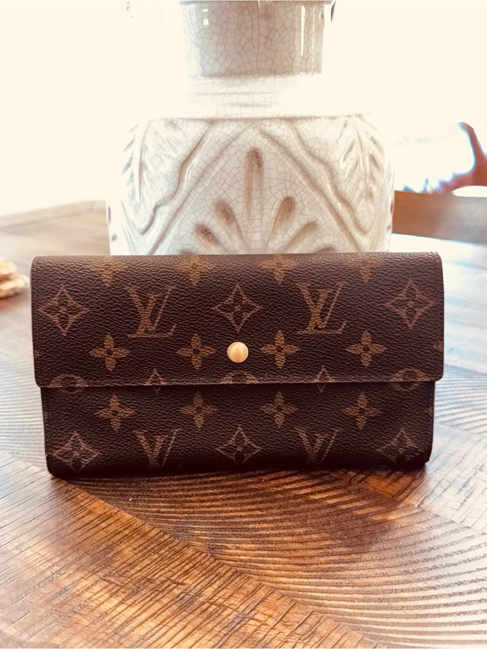 Louis Vuitton Monogram Porte
Tresor International Trifold Long
Wallet/vintage
